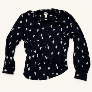 Forever 21‎ Small Cactus Print Button-Up Blouse – Black & White